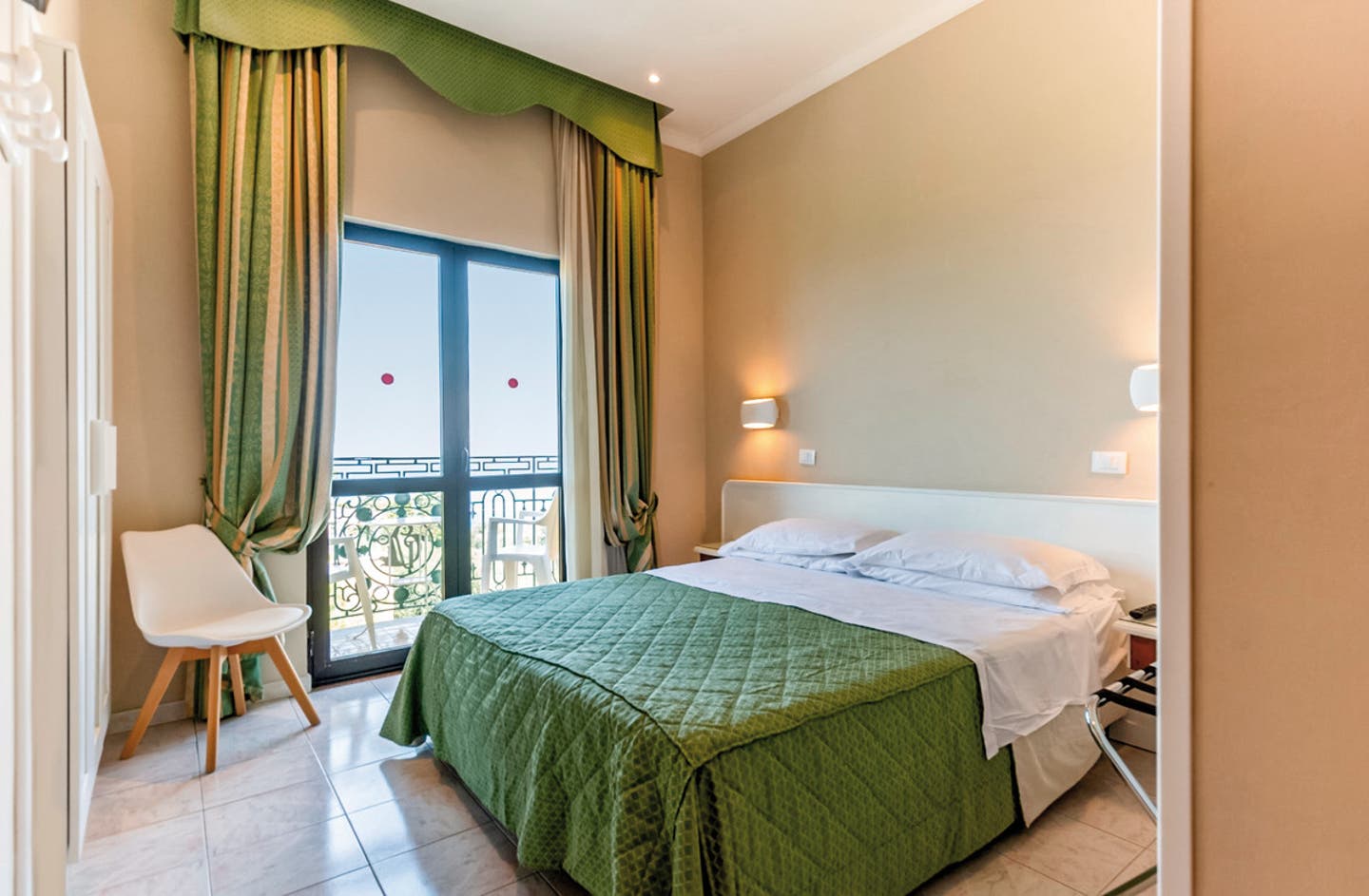 Wohnbeispiel Doppelzimmer Meerblick Balkon