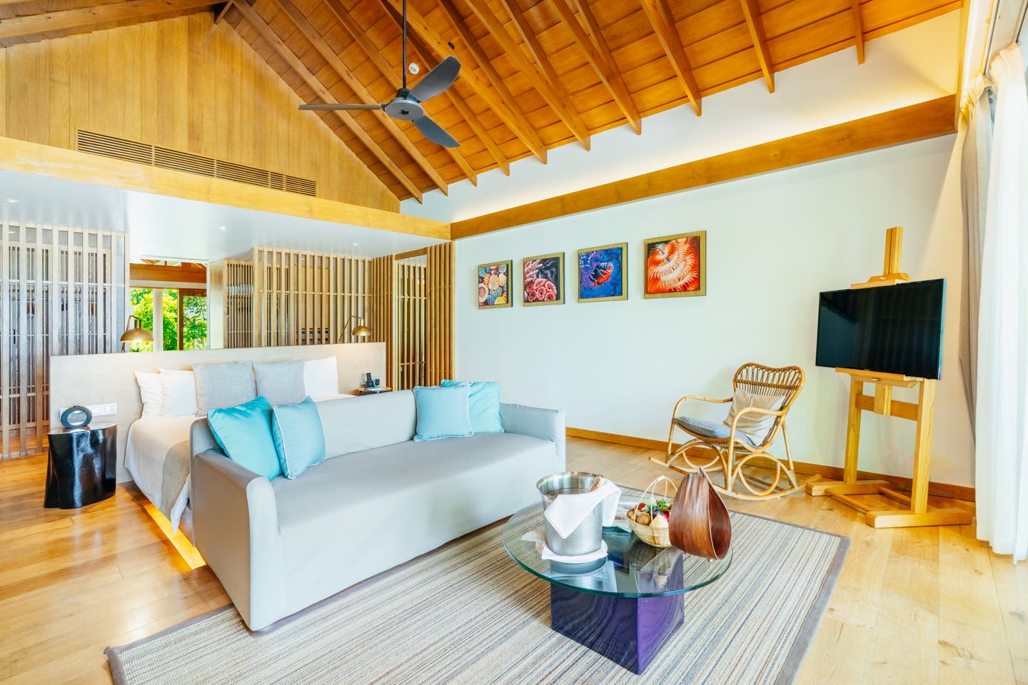 Wohn- und Schlafbereich einer Beach Villa