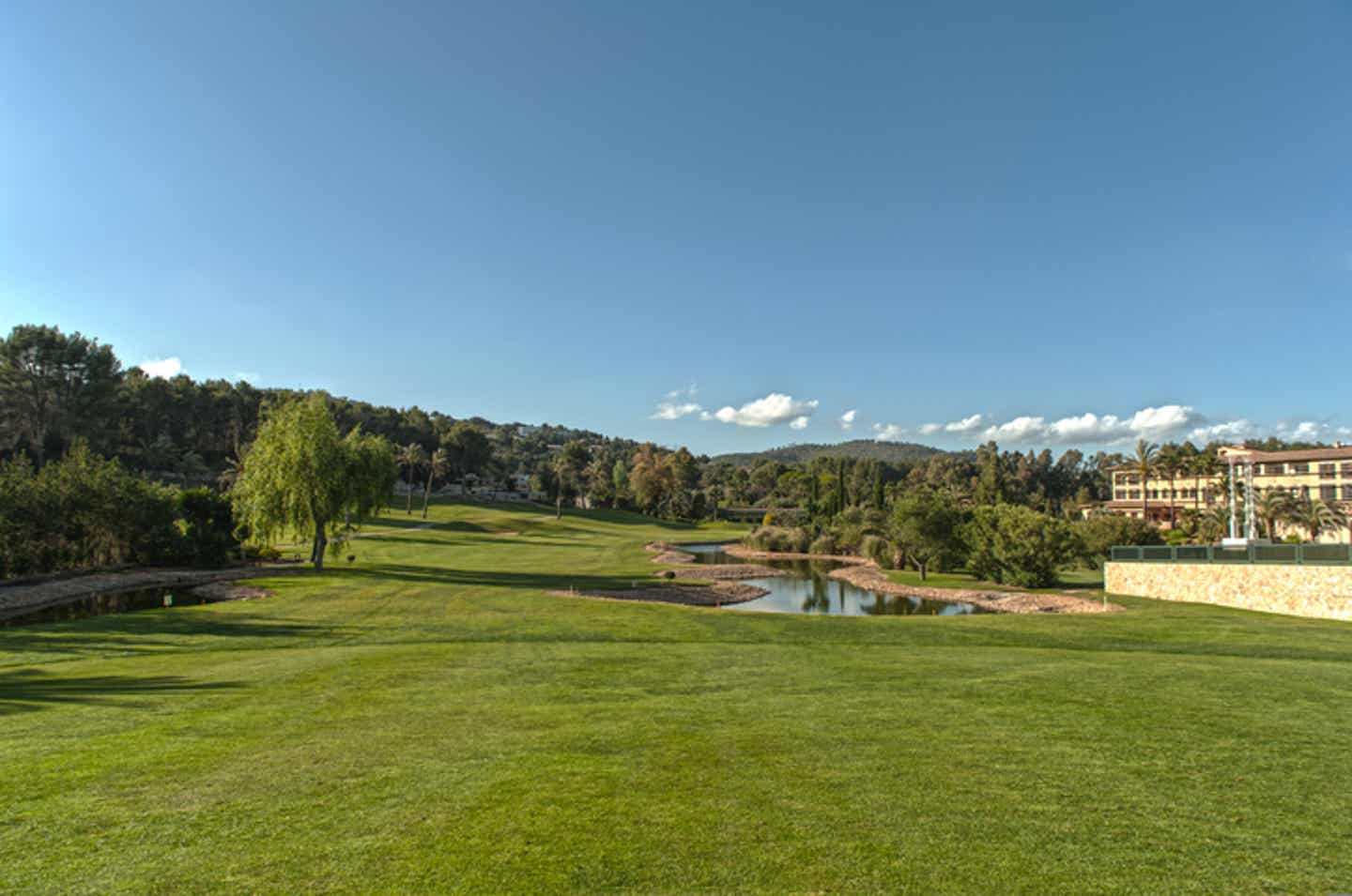 Toller Blick über den Golfplatz in Spanien