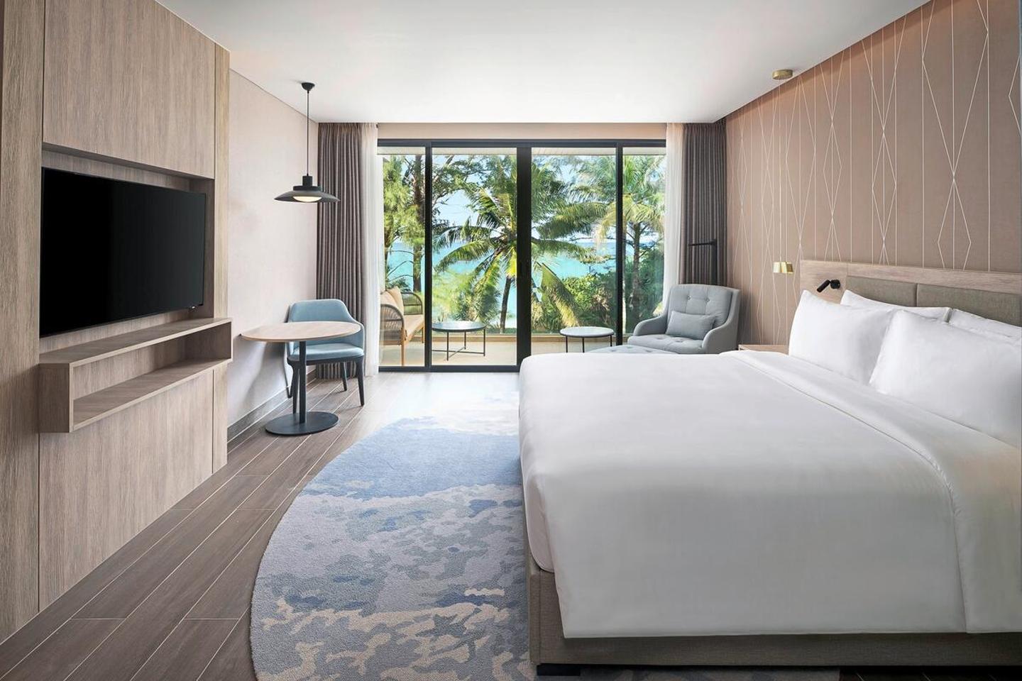 Wohnbeispiel Superior Ocean Front with Balcony