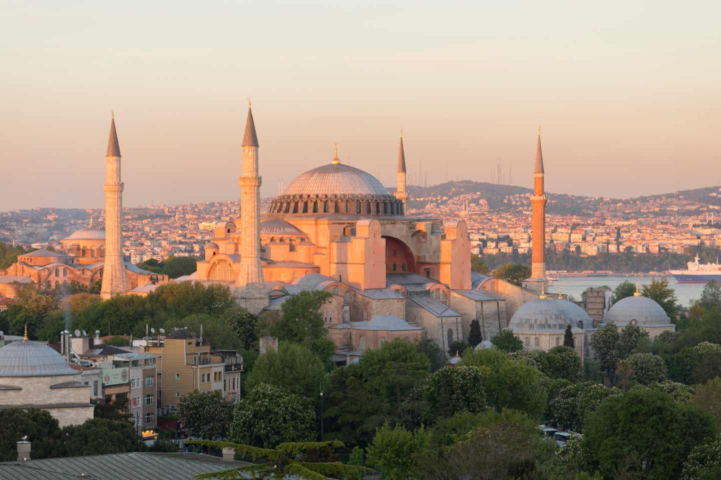 Istanbul Hotel: Moschee in der Dämmerung
