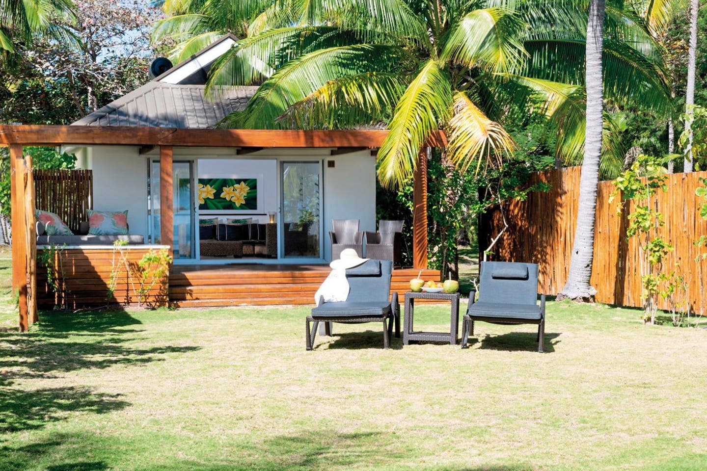 Wohnbeispiel Beachfront Pool Bure