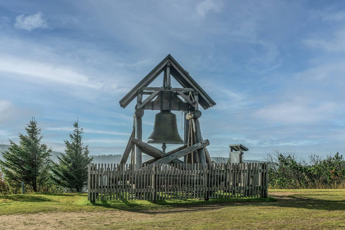 Erzgebirge Urlaub mit DERTOUR. Die Friedensglocke auf dem Fichtelberg im Erzgebirge