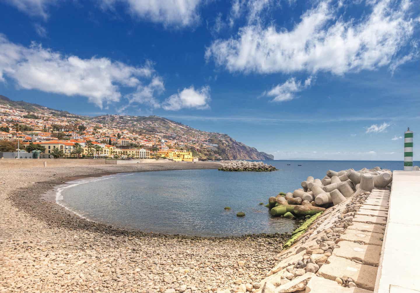 Der Formosa-Strand in Madeiras Hauptstadt Funchal