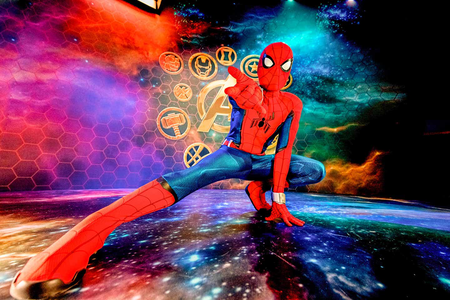 Spiderman Figur im Marvel Hotel