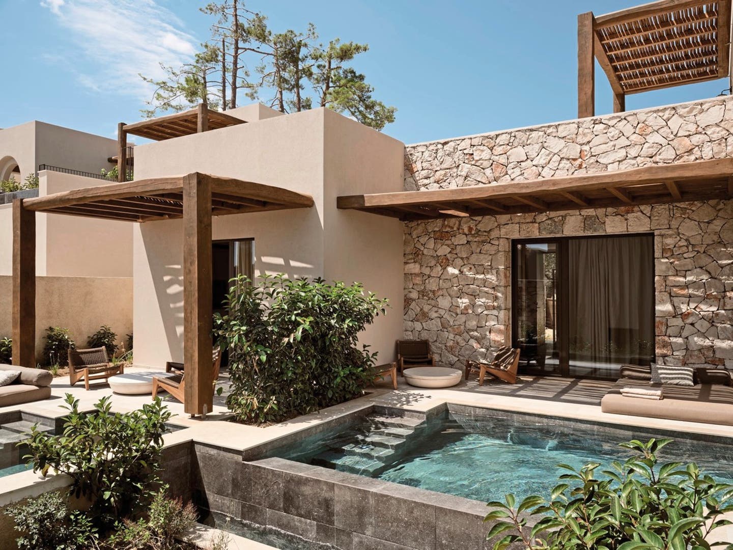 Wohnbeispiel Suite Deluxe Privatpool Gartenblick