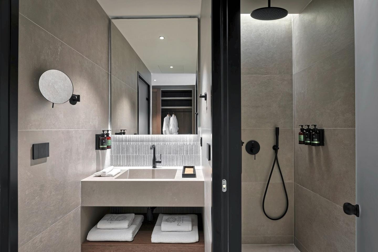 Wohnbeispiel Badezimmer (Suite Superior Meerblick)