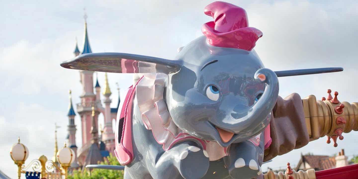 Disneyland Paris: Dumbo vor dem Märchenschloss