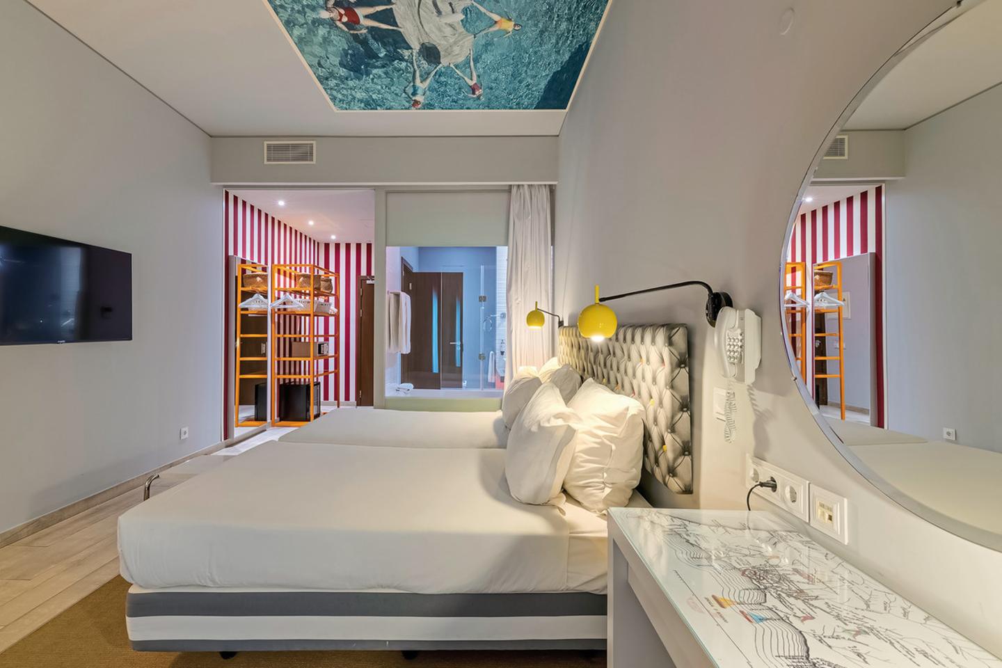 Wohnbeispiel Doppelzimmer Superior Deluxe Poolblick