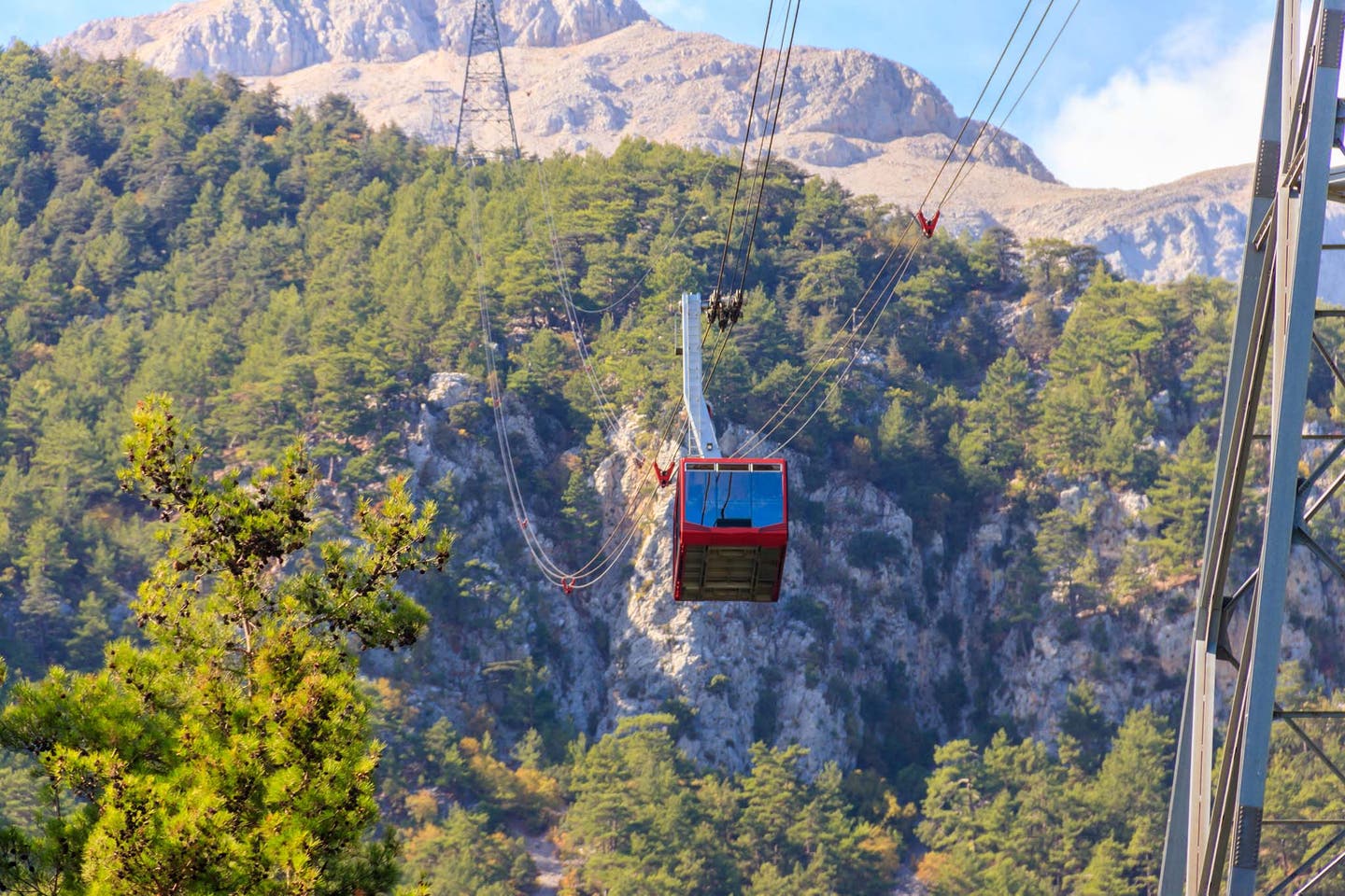 Seilbahn zum Gipfel des Tahtali Berges