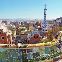 barcelona-parc-guell-t-134787325.jpg