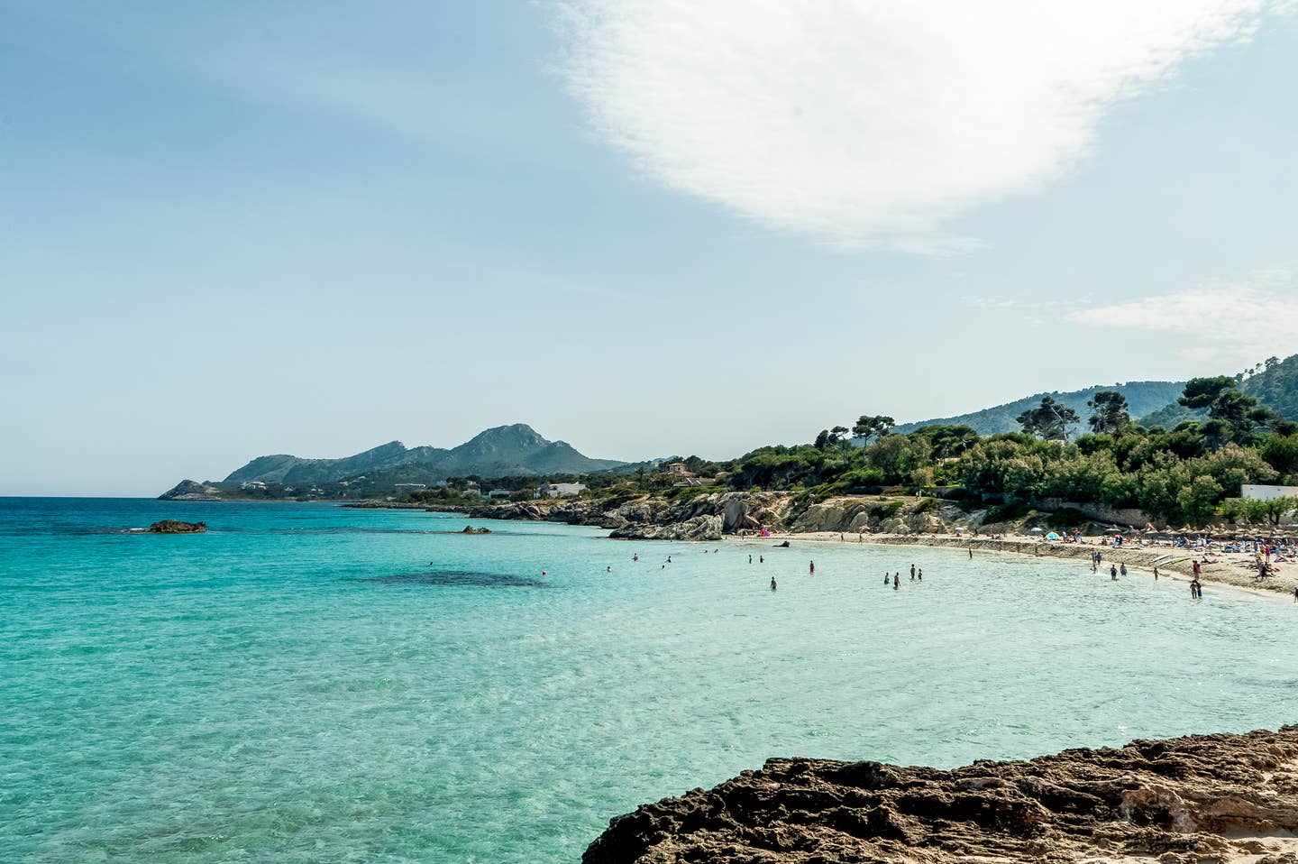 Blick auf den schönen Strand Cala Ratjada, Mallorca