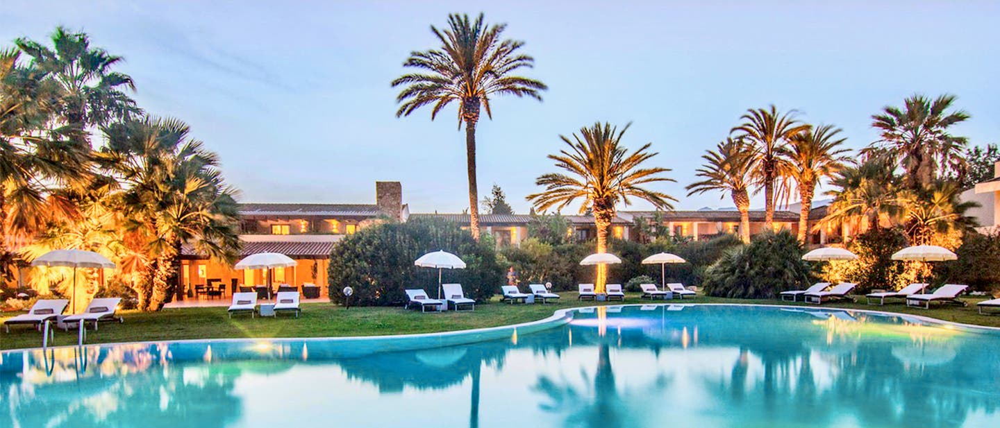 Schönste Hotels Italien Aquadulci auf Sardinien mit Poollandschaft