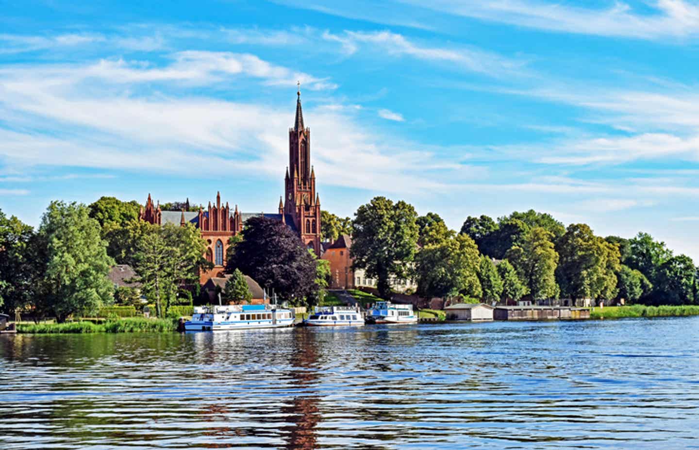 Auch eine Bootsfahrt auf dem Malchow See ist ein schöner Ausflug für die ganze Familie