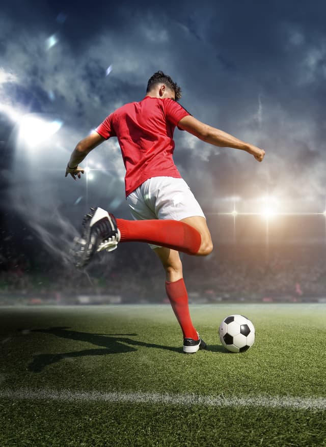 Jetzt entdecken Fußballer im Stadion