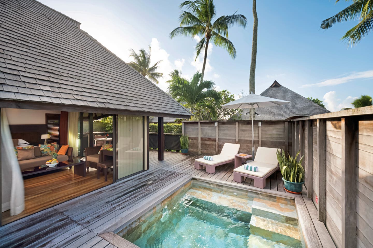 Wohnbeispiel Delux Garden Pool Bungalow