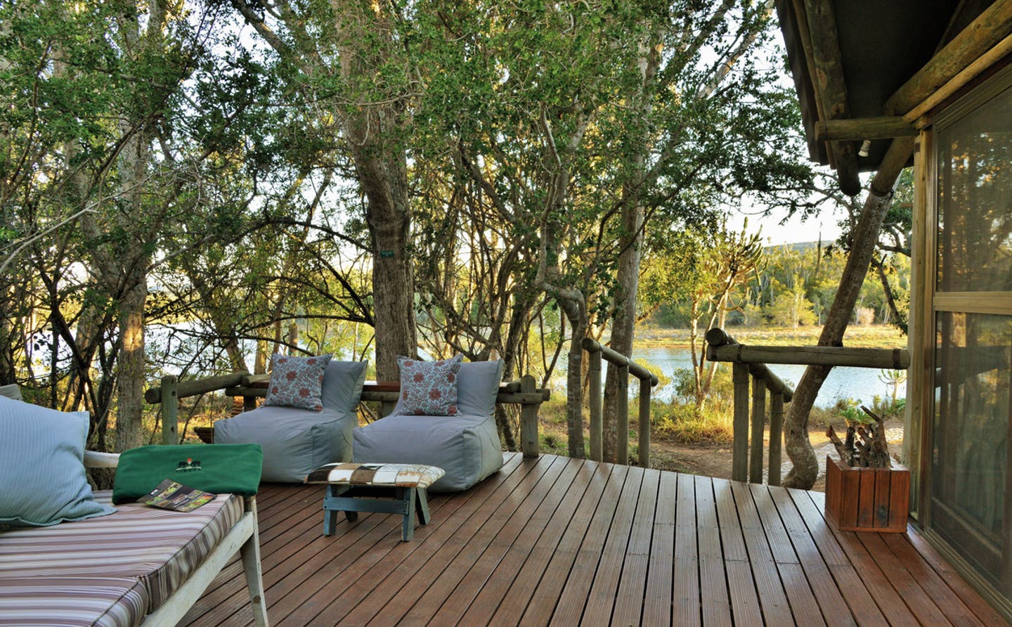 Wohnbeispiel River Camp Rustic Luxury Tent