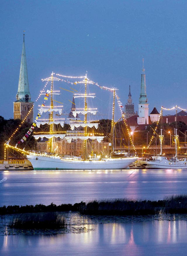 Hotels in Lettland Riga bei Nacht