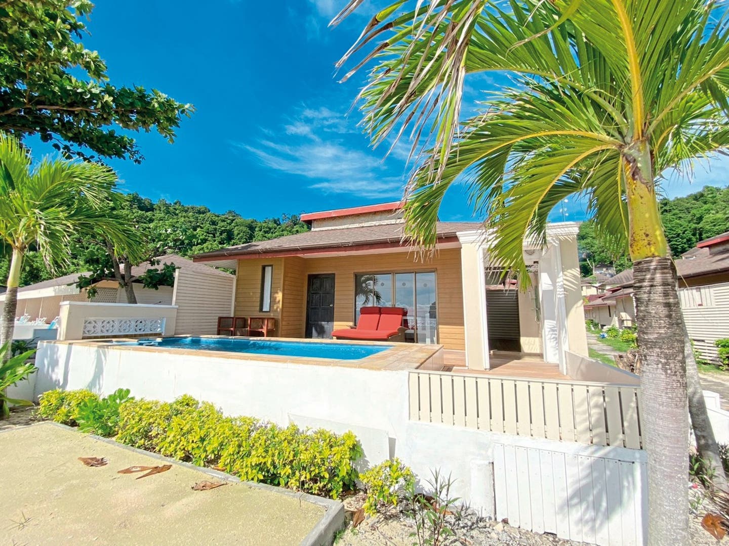 Wohnbeispiel Ocean Front Pool Villen