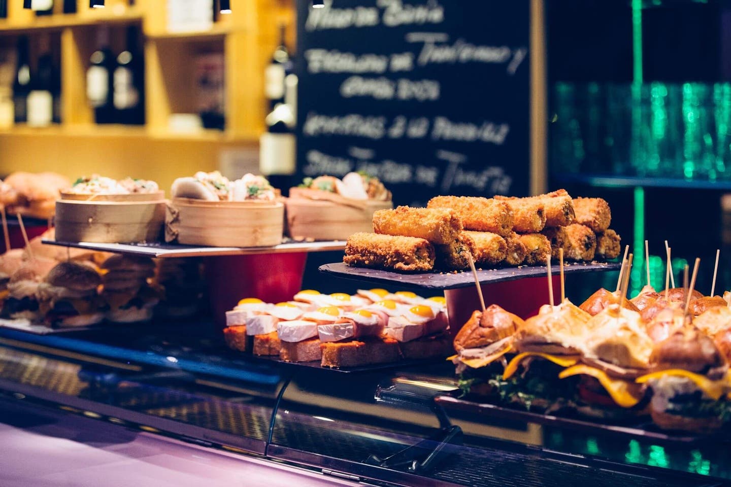 Eine Auswahl an Tapas in Barcelona