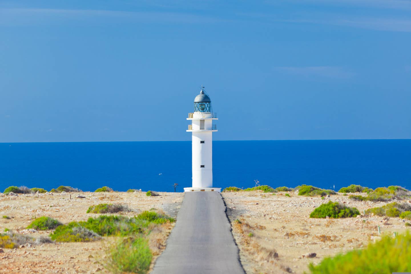 Formentera – Leuchtturm an der Küste