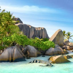 seychellen-la-digue-anse-source-d-argent-der-schoenste-strand-der-seychellen-g-1389322685.jpg