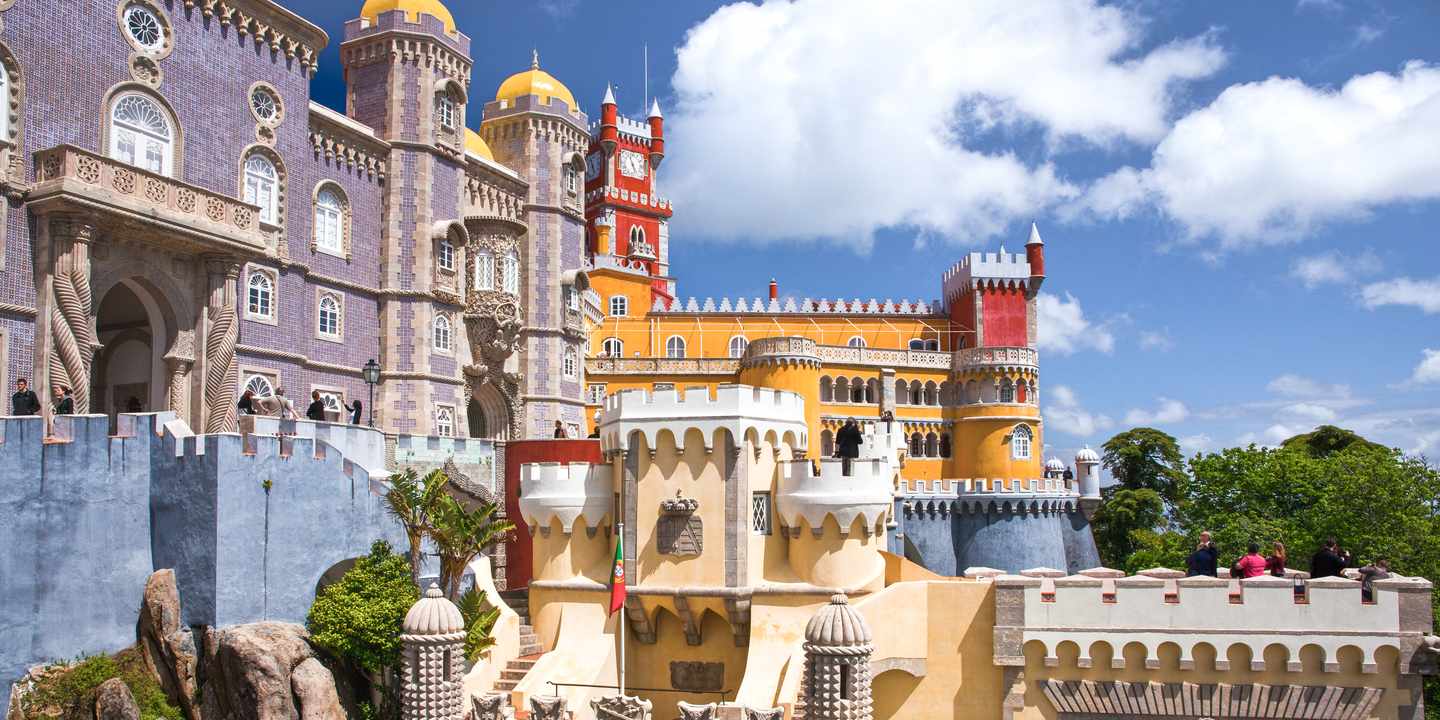 Palácio da Pena in Sintra – farbenfroher Palast und UNESCO-Weltkulturerbe nahe Lissabon