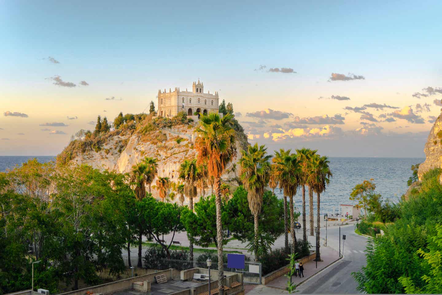 Wallfahrtskirche Santa Maria dell'Isola in Tropea