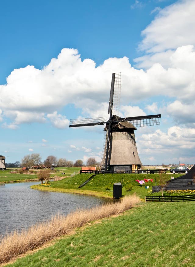 Hotels in den Niederlanden buchen Windmühle und Fluss in den Niederlanden