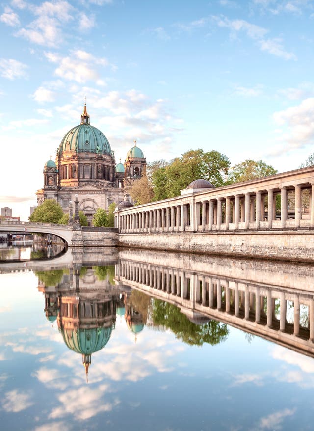 Sommer in Berlin Berlin Museumsinsel Spree