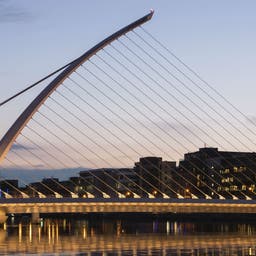 dublin-samuel-beckett-bridge-t-504708969.jpg