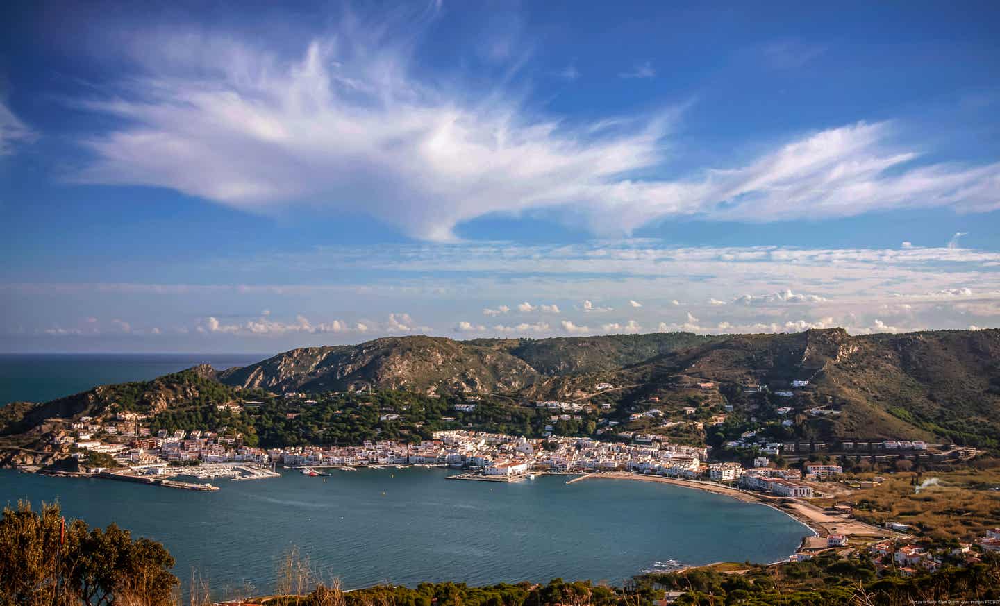 Urlaub in Katalonien – El Port de la Selva von oben
