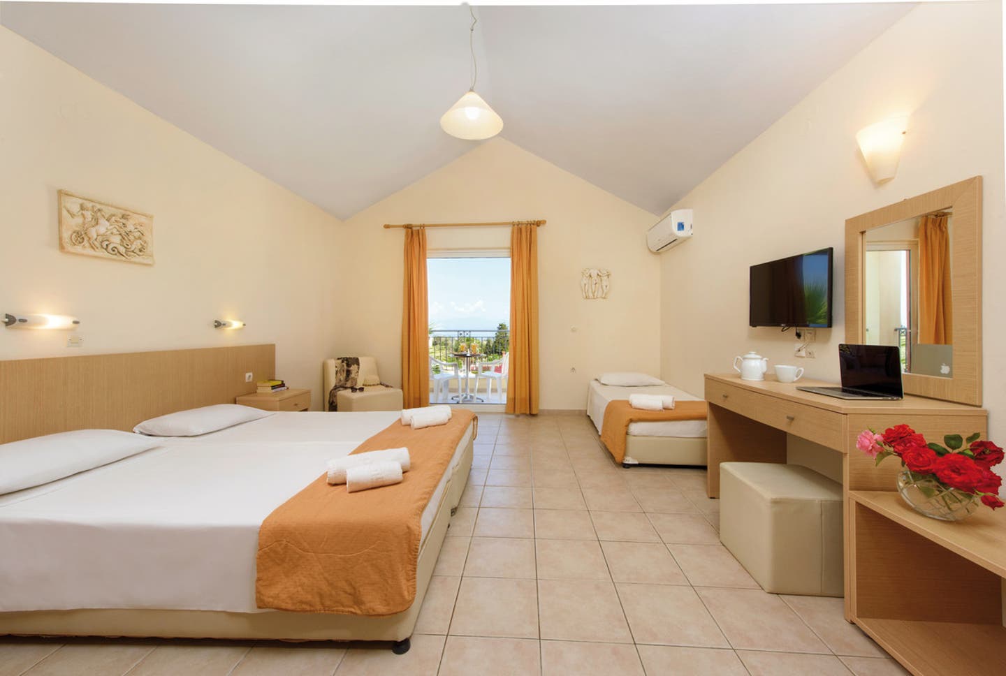 Wohnbeispiel Doppelzimmer Poolblick