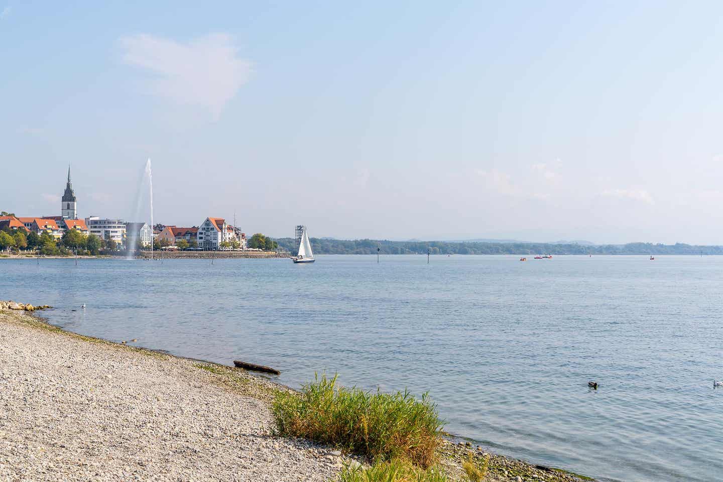 Friedrichhafen am Ufer vom Bodensee bei Konstanz