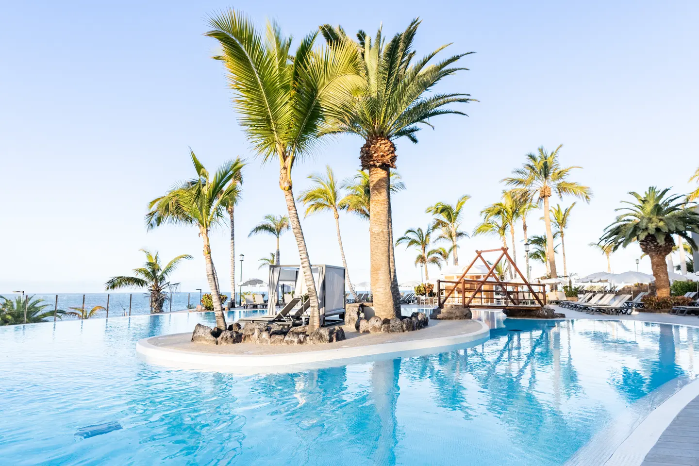 Pool Meerblick