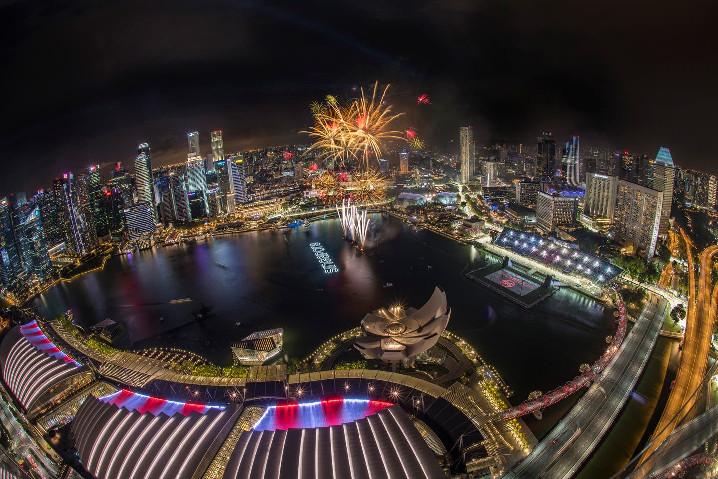 Singapur Formel1 Strecke bei Nacht