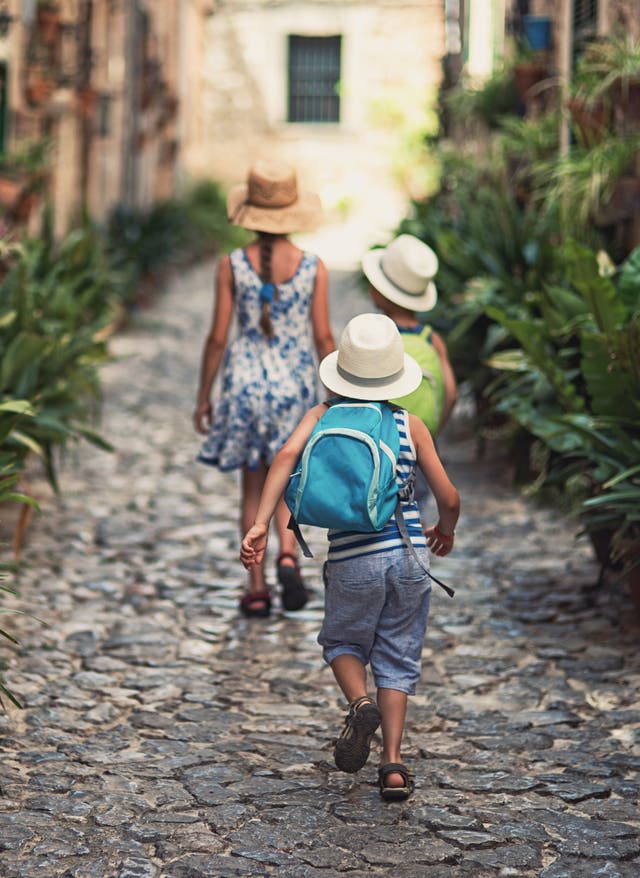 Familienurlaub Mallorca Spaß und Erholung am Strand für die ganze Familie