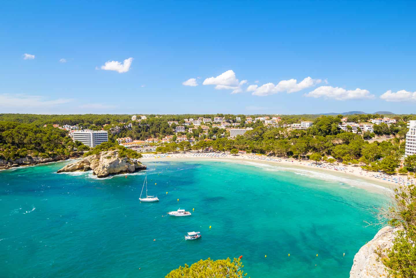 Cala Galdana ein Strand auf Menorca, Spanien