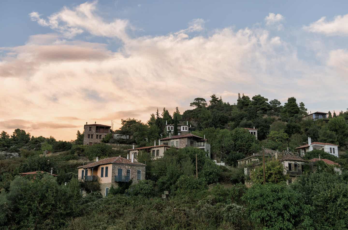 Chalkidiki Seheneswürdigkeiten: Parthenonas-Dorf auf Sithonia