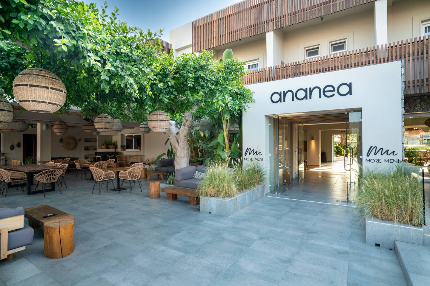 ananea Hotels – Blick auf die Fassade des Hotels auf Kos bei Tigaki