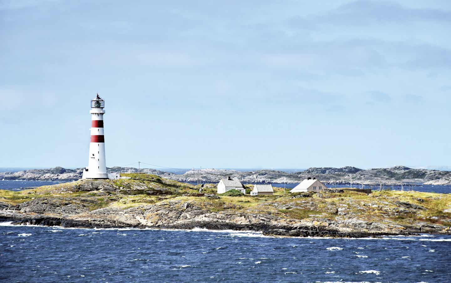 Die beste Reisezeit für Norwegen: Blick auf den Leuchtturm in Kristiansand