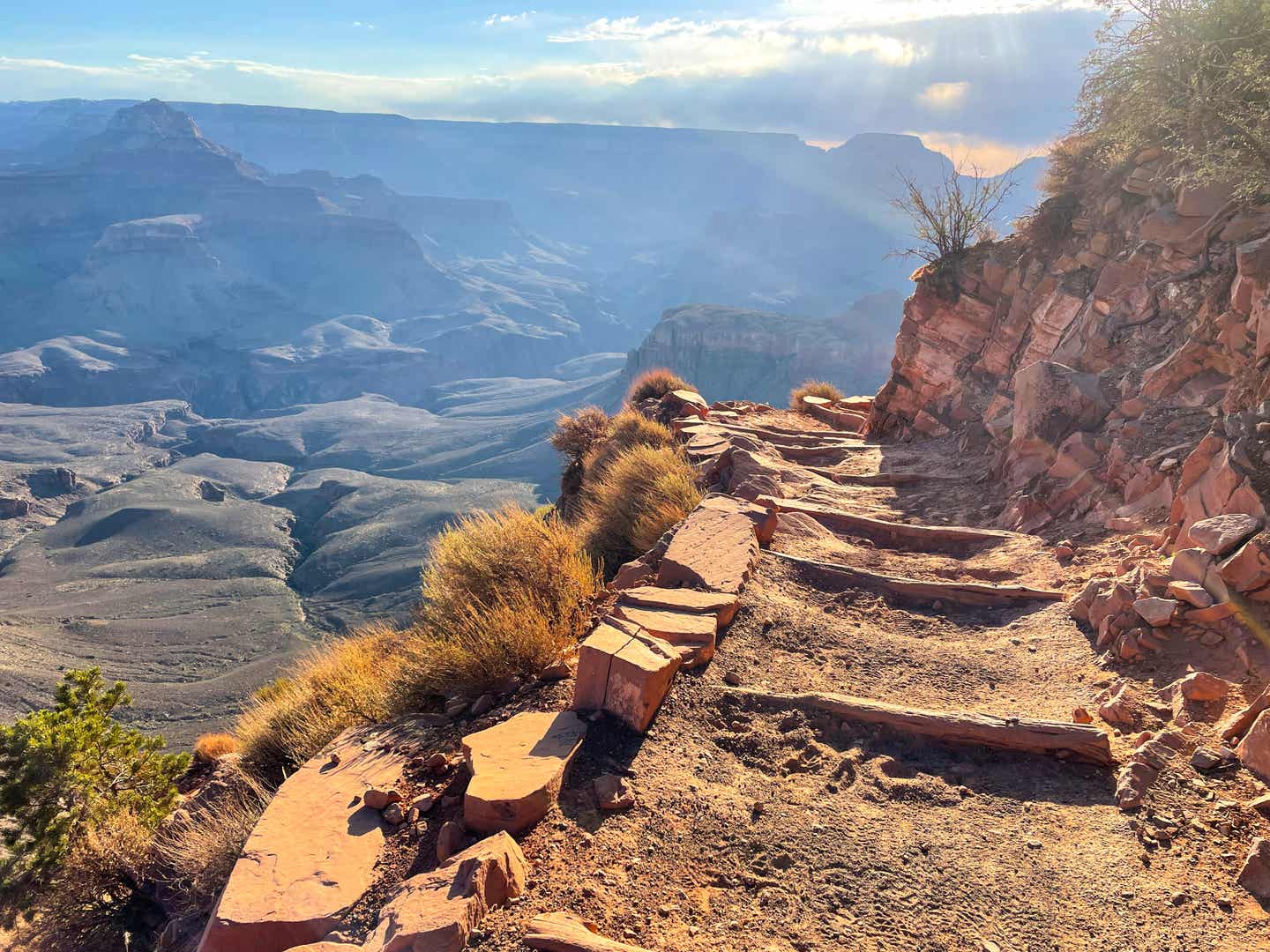 Grand-Canyon-Nationalpark: auf dem South Kaibab Trail bei Sonnenaufgang