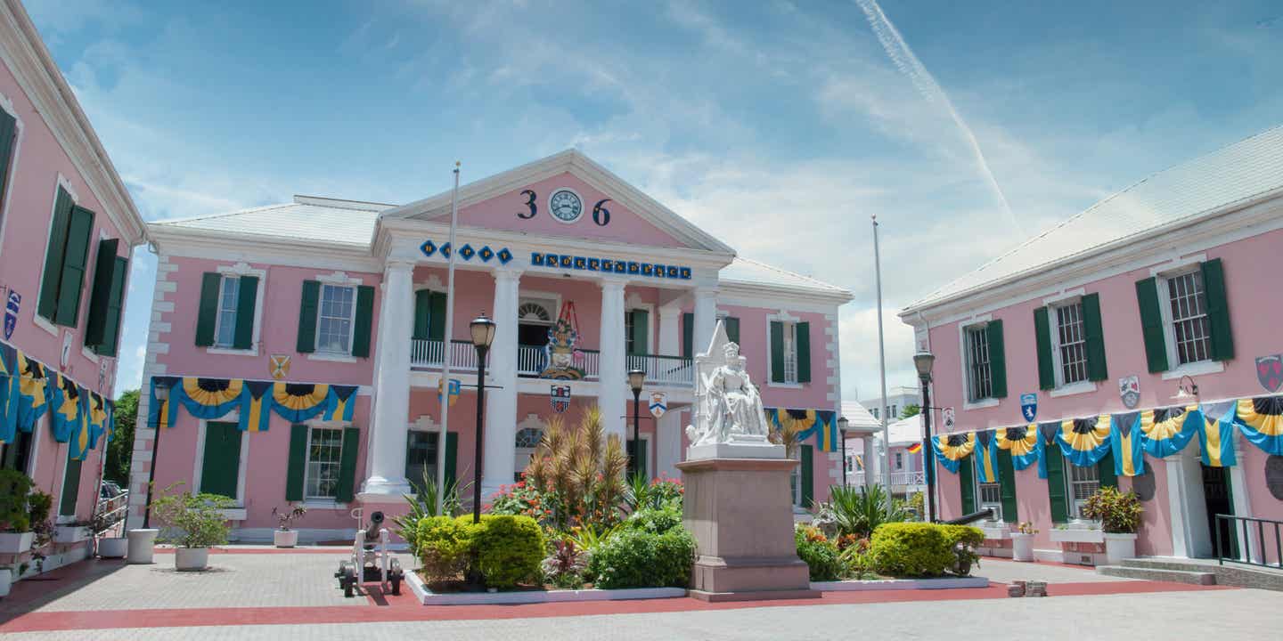 Inselhopping Karibik – der Parlamentsplatz in Nassau auf den Bahamas