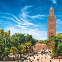 marokko-marrakesch-großer-platz-der-medina-klein-g-499553781.jpg