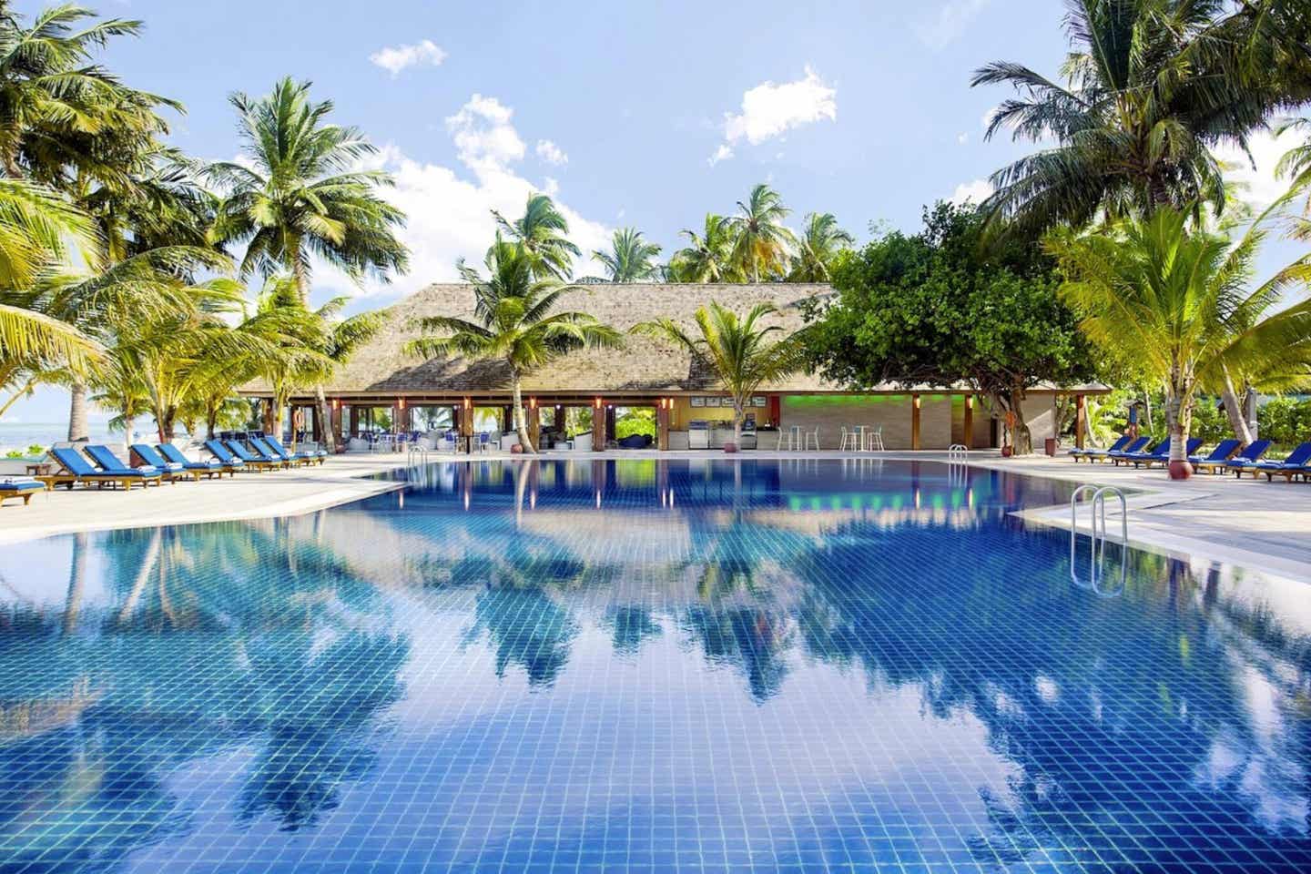 Meeru Island Resort & Spa: Poolbereich