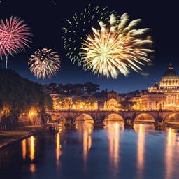 italien-rom-skyline-feuerwerk-g-501854622-lp.jpg