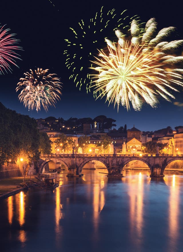 Silvesterreisen Silvesterreisen: Buntes Feuerwerk in Rom, Italien