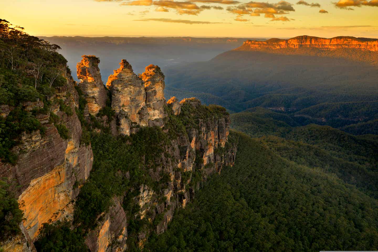 Blue-Mountains-Nationalpark: Blick auf die Felsformation Three Sisters im Nationalpark