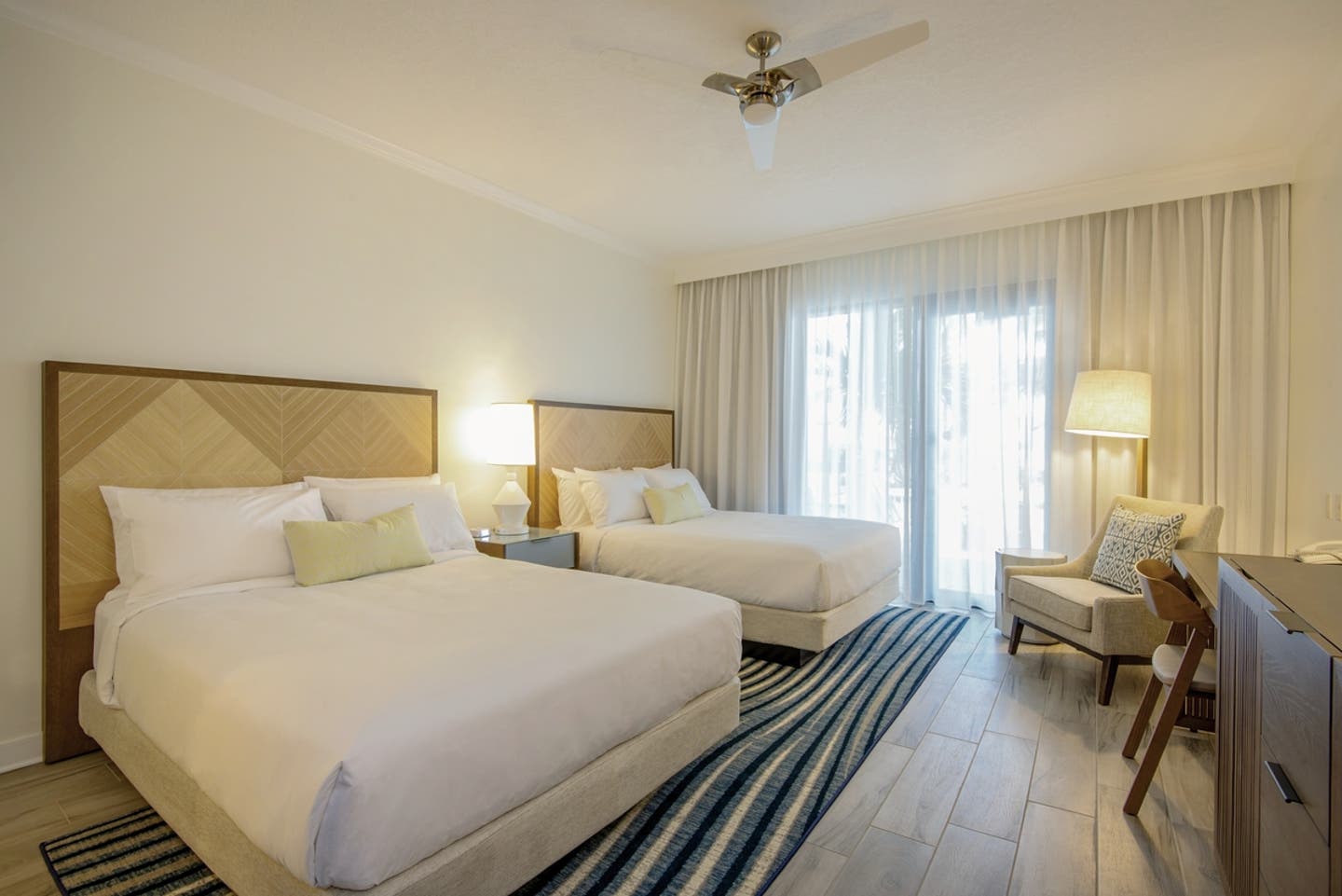 Wohnbeispiel Hawks Cay Guestroom Two Queens Flex