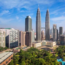 malaysia-kuala-lumpur-stadtpanorama-klein-g-930719592.jpg